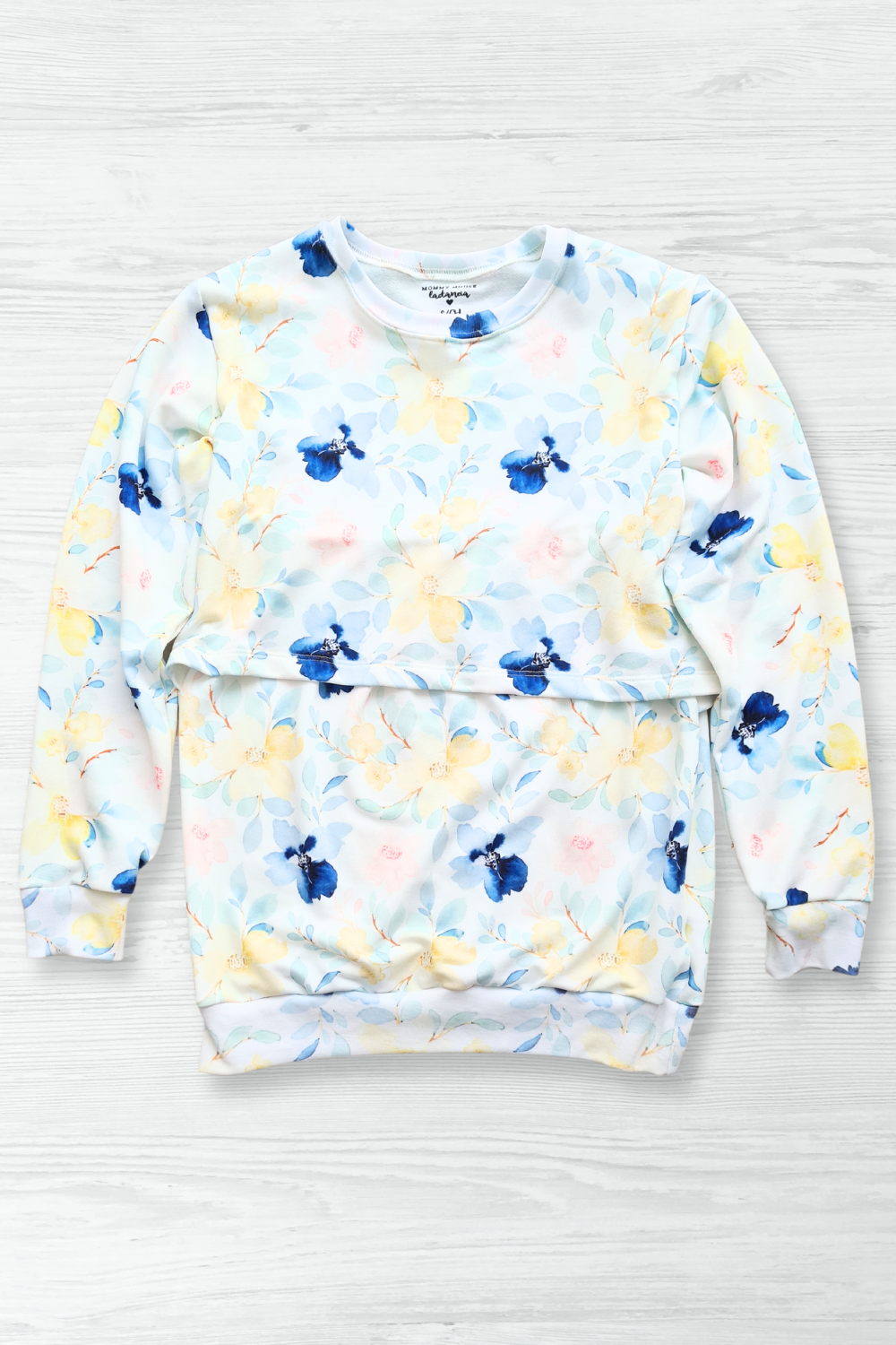 Sudadera ligera Full print. Flores azules