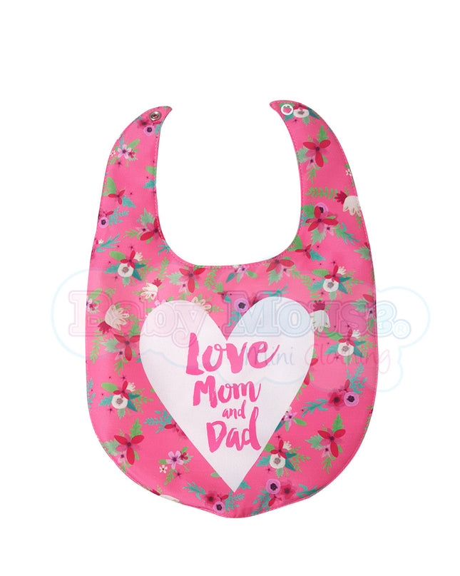 Babero impermeable. Love mom and dad